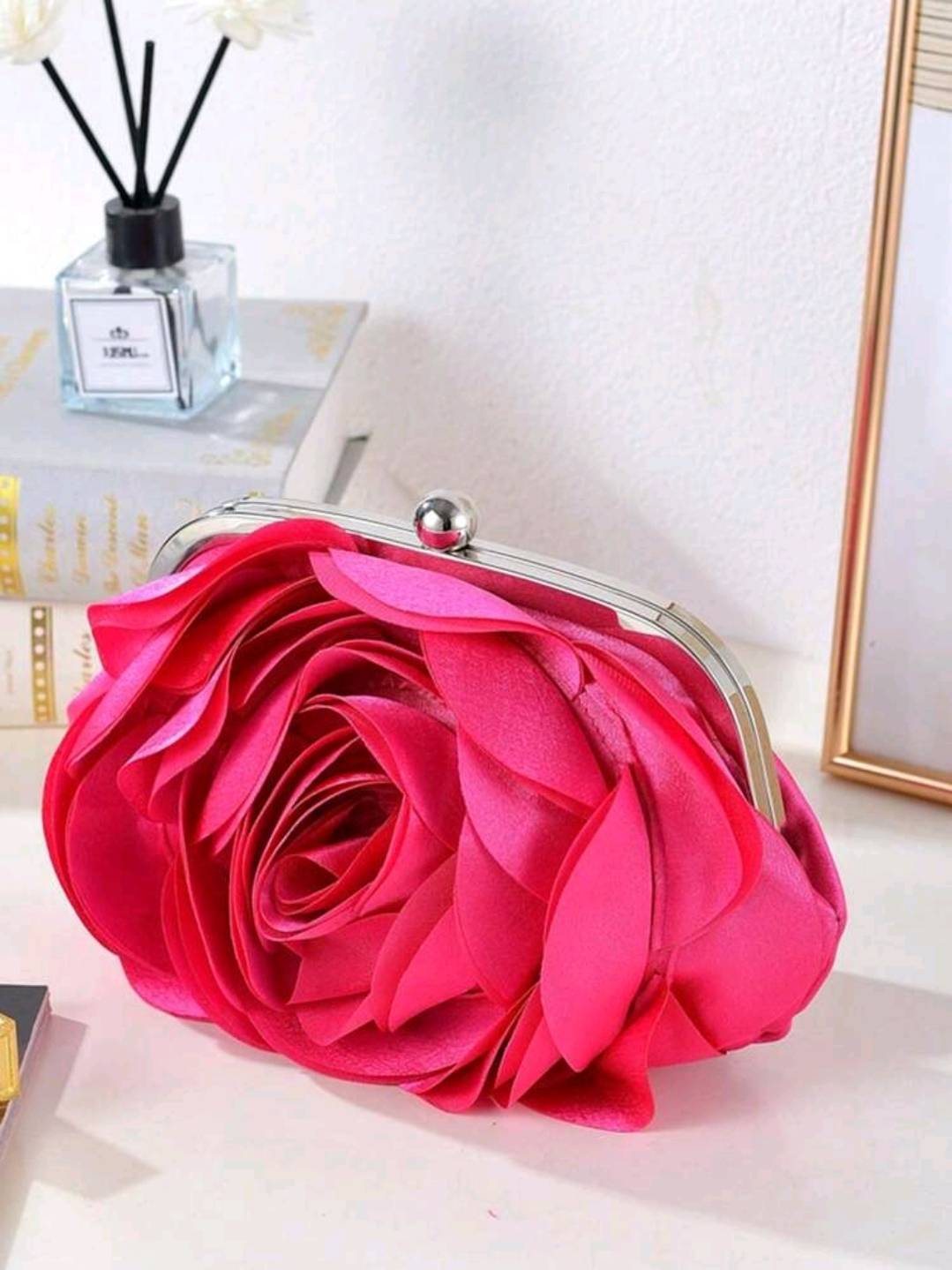 کیف مجلسی زنانه کد ۵۴ | مدل گل رز سهبعدی چفتی زنجیردار