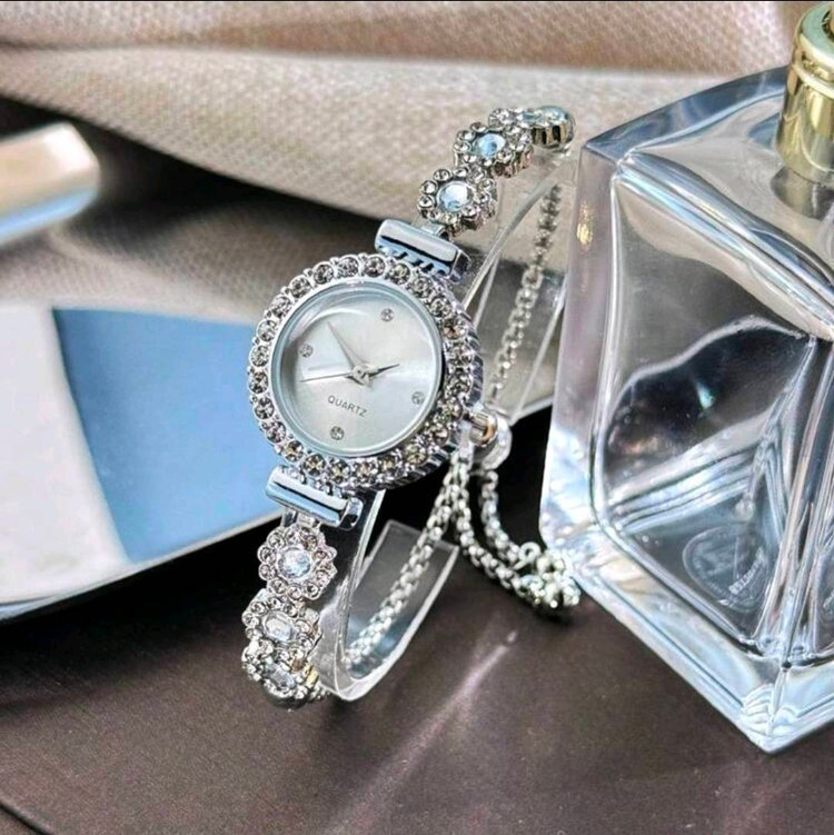 ساعت مچی زنانه مجلسی نگیندار طرح دستبندی رگلاژی – کد ۱۴