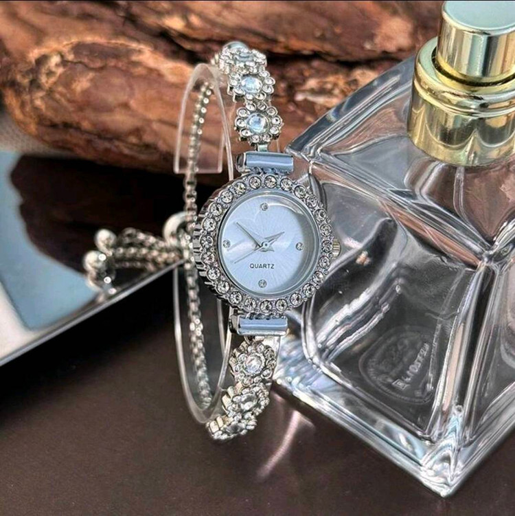 ساعت مچی زنانه مجلسی نگیندار طرح دستبندی رگلاژی – کد ۱۴